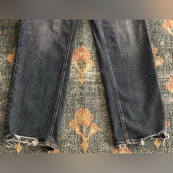 American Eagle Curvy Straight Jean - Picture 5 of 10